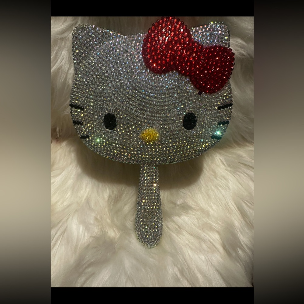 Customized Handheld Hello Kitty Mirror - Picture 2 of 3